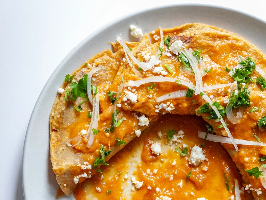 A plate of entomatadas